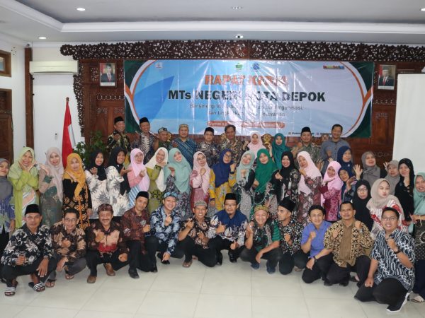 MTsN Kota Depok Gelar Raker (Rapat Kerja) di Puncak Bogor