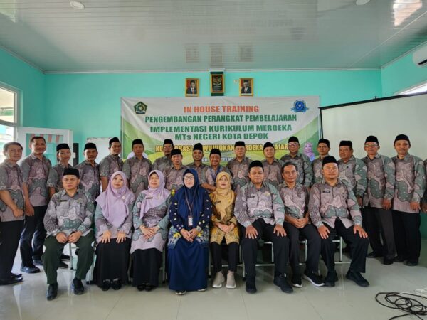 In House Training Pengembangan Perangkat Pembelajaran di MTsN Kota Depok: Kolaborasi Mewujudkan Merdeka Belajar