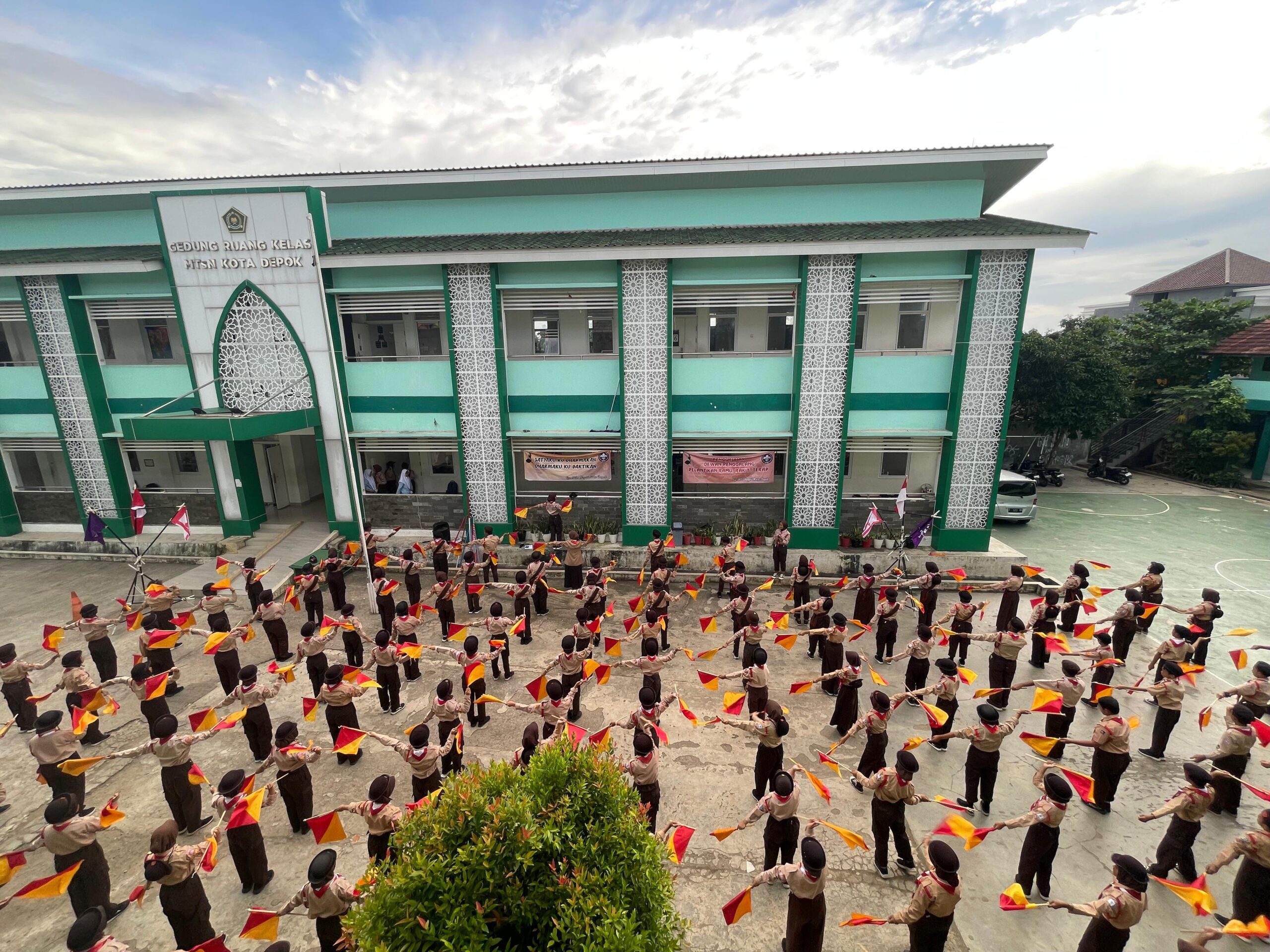 Gerakan Pramuka MTsN Kota Depok Resmi Melantik Dewan Penggalang pada Perjusa