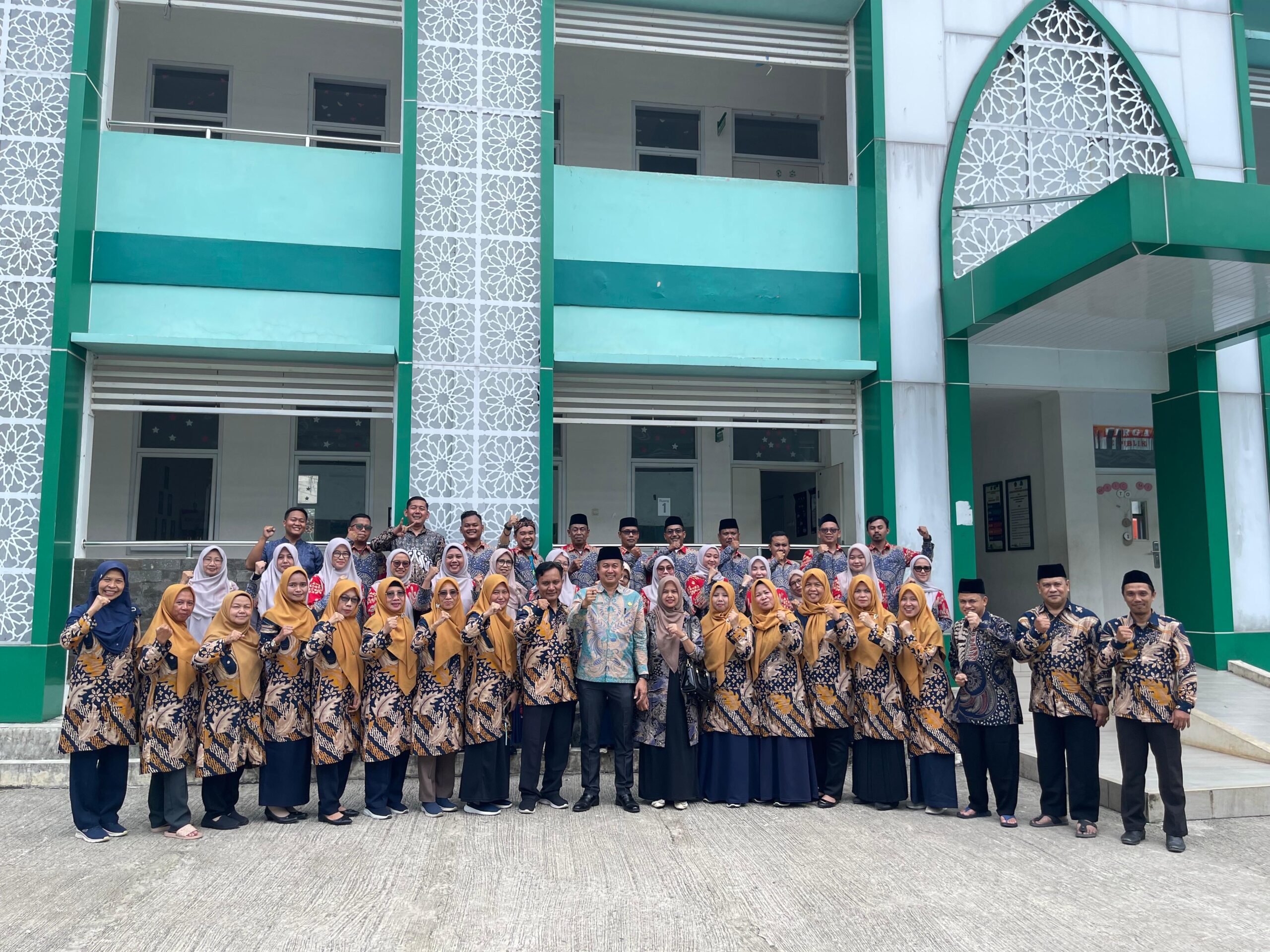 Halalbihalal dan Pisah Sambut, Momentum Silaturahmi dan Apresiasi Pengabdian Halalbihalal dan Pisah Sambut, Momentum Silaturahmi dan Apresiasi Pengabdian