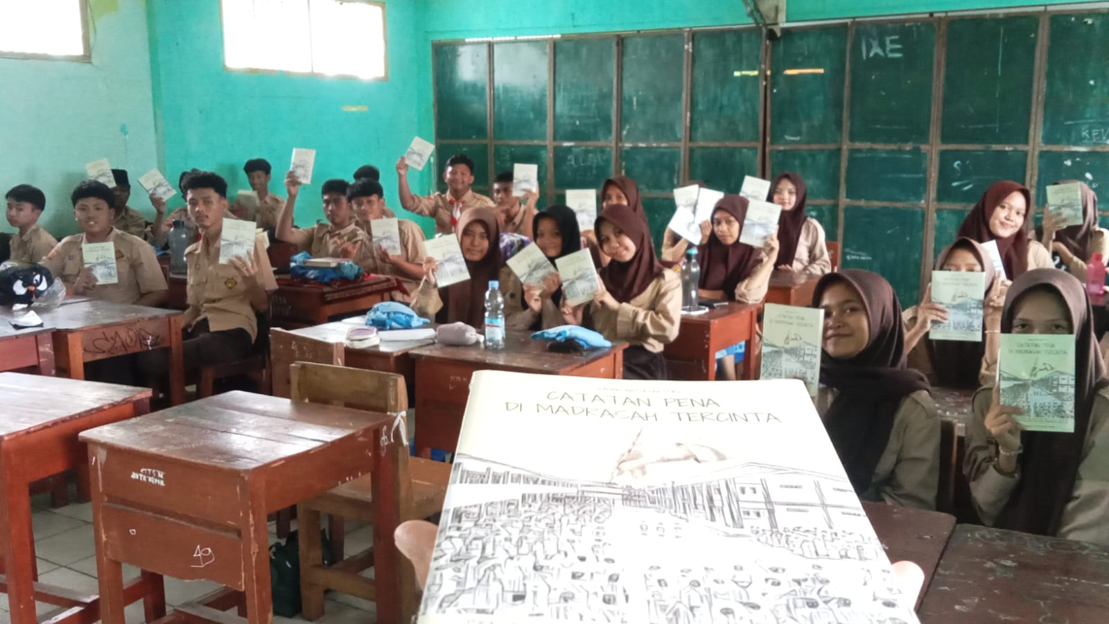 Gaungkan Literasi, Siswa Kelas 9 MTsN Kota Depok Luncurkan Karya Tulis Kumpulan Puisi